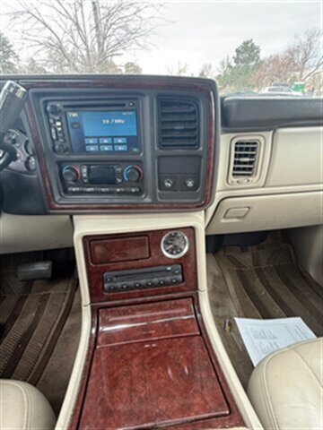2005 Cadillac Escalade ESV - Photo 11 - Englewood, CO 80113