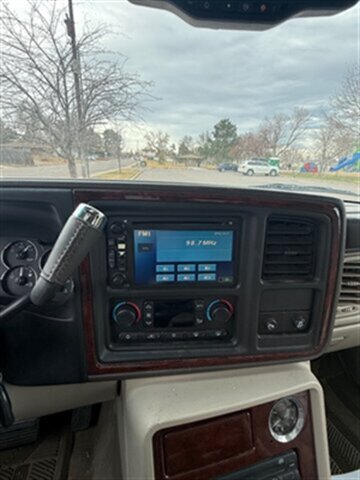 2005 Cadillac Escalade ESV - Photo 12 - Englewood, CO 80113