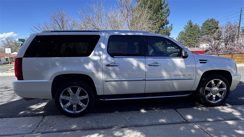 2008 Cadillac Escalade ESV - Photo 4 - Englewood, CO 80113