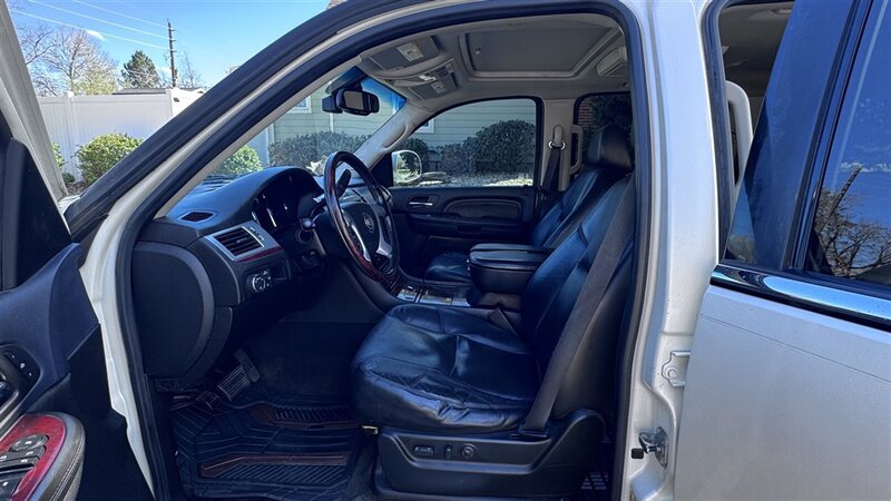 2008 Cadillac Escalade ESV - Photo 8 - Englewood, CO 80113