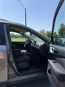2017 Nissan Pathfinder SV   - Photo 15 - Englewood, CO 80113