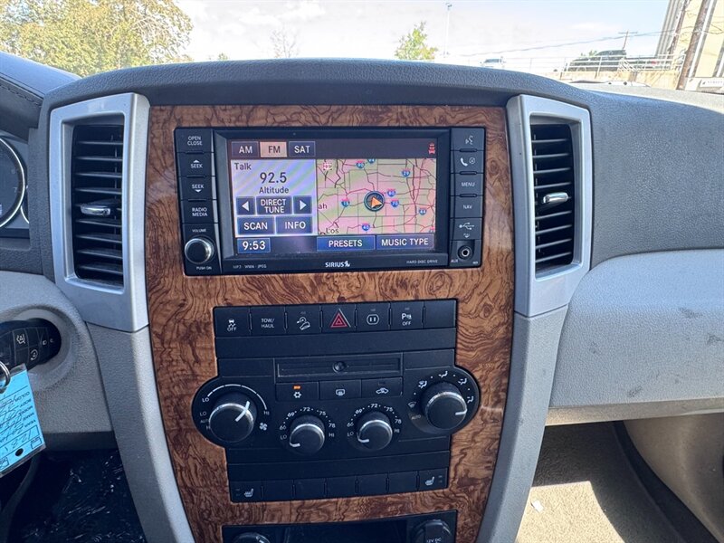 2010 Jeep Grand Cherokee Limited - Photo 16 - Englewood, CO 80113