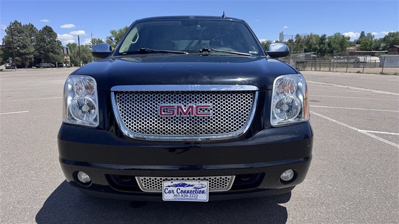 2008 GMC Yukon Denali AWD's photo