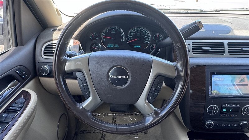 2008 GMC Yukon Denali - Photo 14 - Englewood, CO 80113