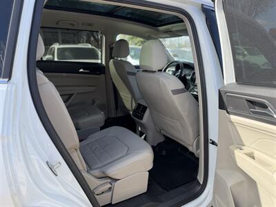 2021 Volkswagen Atlas V6 SEL Premium R-Line 4Motion   - Photo 8 - Edmonton, AB T5W 1E5