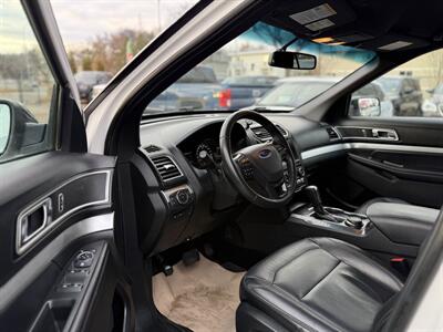 2017 Ford Explorer XLT   - Photo 11 - Edmonton, AB T5W 1E5
