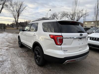 2017 Ford Explorer XLT   - Photo 4 - Edmonton, AB T5W 1E5