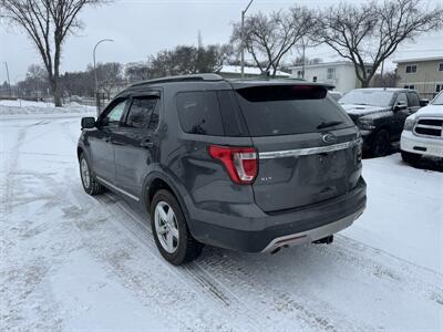 2017 Ford Explorer XLT   - Photo 4 - Edmonton, AB T5W 1E5