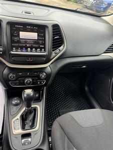 2016 Jeep Cherokee Latitude   - Photo 13 - Edmonton, AB T5W 1E5