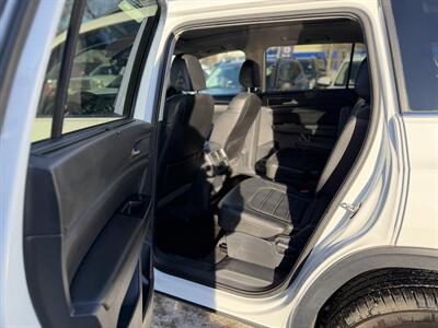 2019 Volkswagen Atlas V6 SEL R-Line 4Motion   - Photo 10 - Edmonton, AB T5W 1E5