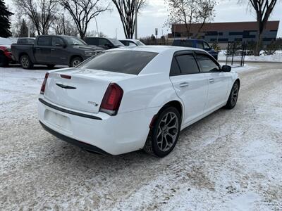 2018 Chrysler 300 Series S   - Photo 6 - Edmonton, AB T5W 1E5