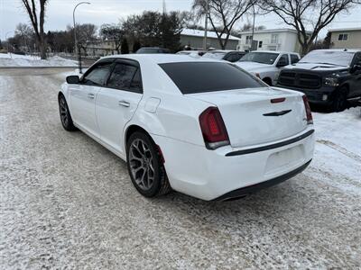 2018 Chrysler 300 Series S   - Photo 4 - Edmonton, AB T5W 1E5