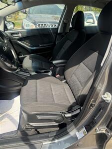 2016 Kia Forte LX   - Photo 8 - Edmonton, AB T5W 1E5