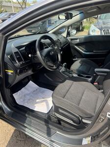 2016 Kia Forte LX   - Photo 10 - Edmonton, AB T5W 1E5