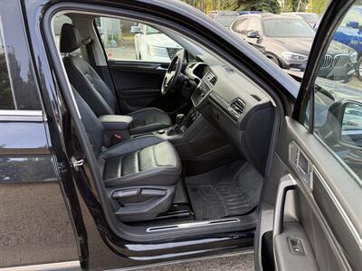 2021 Volkswagen Tiguan SEL Premium R-Line 4Motion   - Photo 7 - Edmonton, AB T5W 1E5