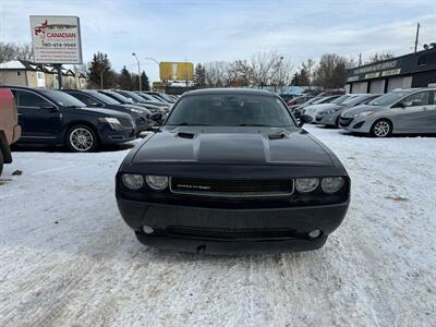 2012 Dodge Challenger SXT   - Photo 2 - Edmonton, AB T5W 1E5