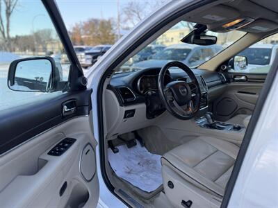 2019 Jeep Grand Cherokee Overland   - Photo 10 - Edmonton, AB T5W 1E5