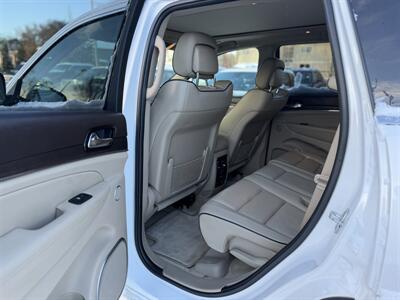 2019 Jeep Grand Cherokee Overland   - Photo 9 - Edmonton, AB T5W 1E5