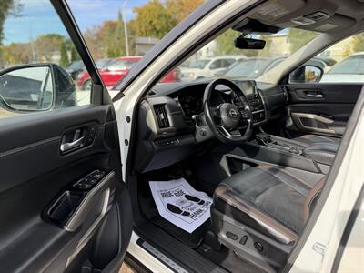 2023 Nissan Pathfinder Platinum - Photo 11 - Edmonton, AB T5W 1E5