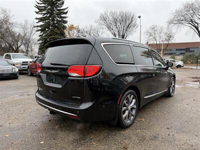 2017 Chrysler Pacifica Limited   - Photo 6 - Edmonton, AB T5W 1E5