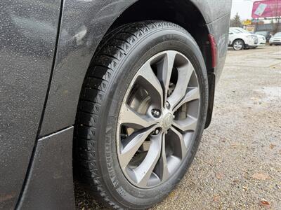 2017 Chrysler Pacifica Limited   - Photo 13 - Edmonton, AB T5W 1E5