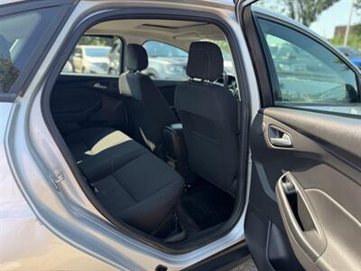 2018 Ford Focus SEL   - Photo 8 - Edmonton, AB T5W 1E5