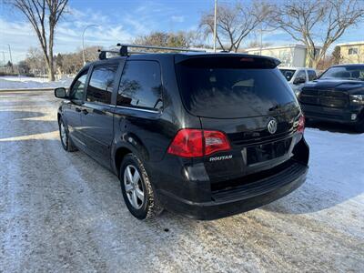 2010 Volkswagen Routan SE   - Photo 4 - Edmonton, AB T5W 1E5