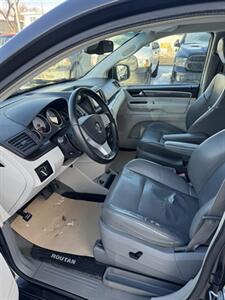 2010 Volkswagen Routan SE   - Photo 7 - Edmonton, AB T5W 1E5