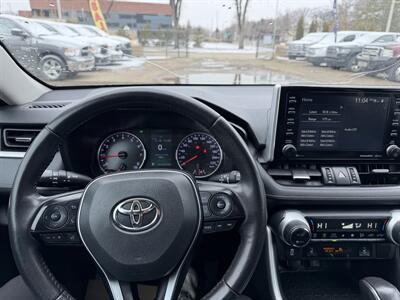 2020 Toyota RAV4 XLE - Photo 11 - Edmonton, AB T5W 1E5