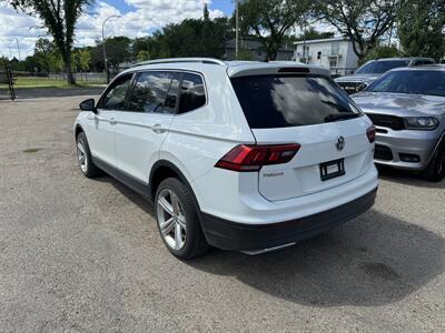 2021 Volkswagen Tiguan Comfortline 4Motion   - Photo 4 - Edmonton, AB T5W 1E5