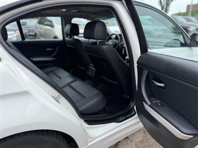 2010 BMW 323i   - Photo 8 - Edmonton, AB T5W 1E5
