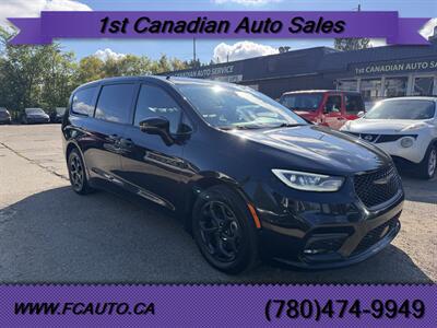 2022 Chrysler Pacifica Hybrid Limited Van