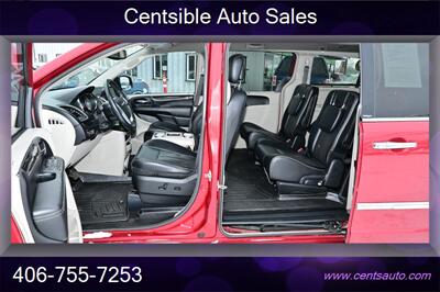 2014 Chrysler Town & Country Touring-L   - Photo 12 - Kalispell, MT 59901