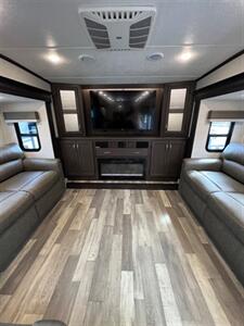 2023 Coachmen Brookstone 344FL   - Photo 12 - Fort Myers, FL 33905