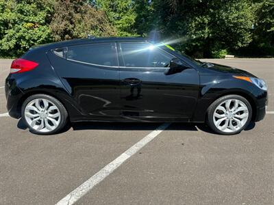 2013 Hyundai VELOSTER Veloster , 2 dr Coupe, 6 Speed Manual !   - Photo 6 - Gladstone, OR 97027