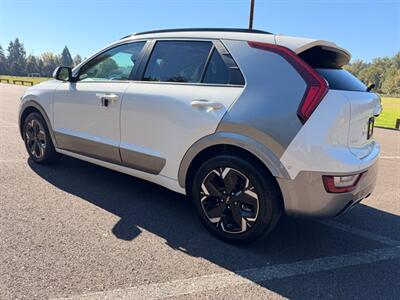 2023 Kia Niro EV Niro EV Wave - Photo 3 - Gladstone, OR 97027
