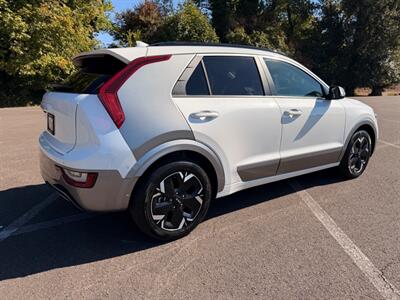 2023 Kia Niro EV Niro EV Wave - Photo 5 - Gladstone, OR 97027