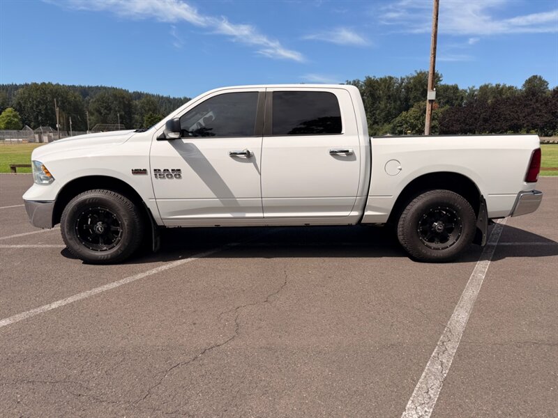 2014 RAM 1500 SLT  4X4