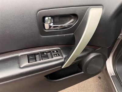 2013 Nissan Rogue SV w/SL Package - Photo 38 - Gladstone, OR 97027