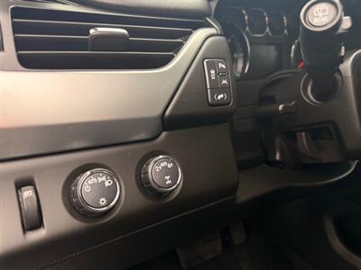 2018 Chevrolet Tahoe LT SUV , 4X4  3rd row seats ! - Photo 33 - Gladstone, OR 97027