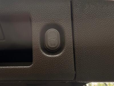 2018 Chevrolet Tahoe LT SUV , 4X4  3rd row seats ! - Photo 39 - Gladstone, OR 97027