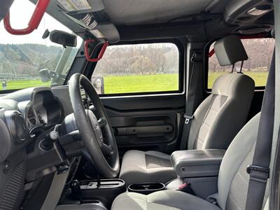 2010 Jeep Wrangler Unlimited Sport  4X4 SUV , Clean Title ! - Photo 27 - Gladstone, OR 97027