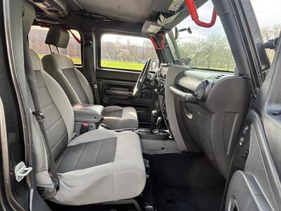 2010 Jeep Wrangler Unlimited Sport  4X4 SUV , Clean Title ! - Photo 21 - Gladstone, OR 97027