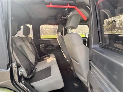 2010 Jeep Wrangler Unlimited Sport  4X4 SUV , Clean Title ! - Photo 16 - Gladstone, OR 97027