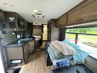 2019 Thor Majestic 23A E-350 SD  Motorhome - Photo 47 - Gladstone, OR 97027