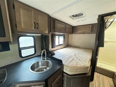 2019 Thor Majestic 23A E-350 SD  Motorhome - Photo 52 - Gladstone, OR 97027