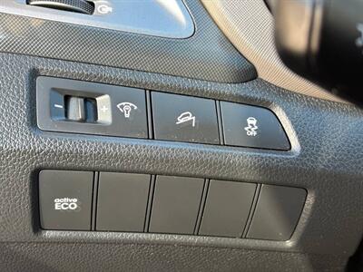 2016 Hyundai SANTA FE Sport 2.4L  Sport - Photo 19 - Gladstone, OR 97027