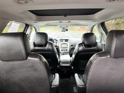 2015 GMC Acadia SLT-1 AWD SUV with 3rd Row Seats ! - Photo 23 - Gladstone, OR 97027