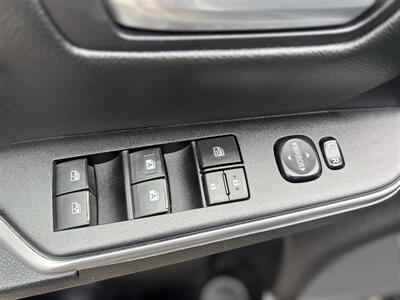 2015 Toyota Camry SE , Low Miles   - Photo 3 - Gladstone, OR 97027