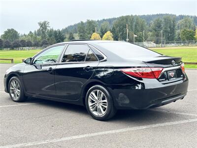 2015 Toyota Camry SE - Photo 3 - Gladstone, OR 97027